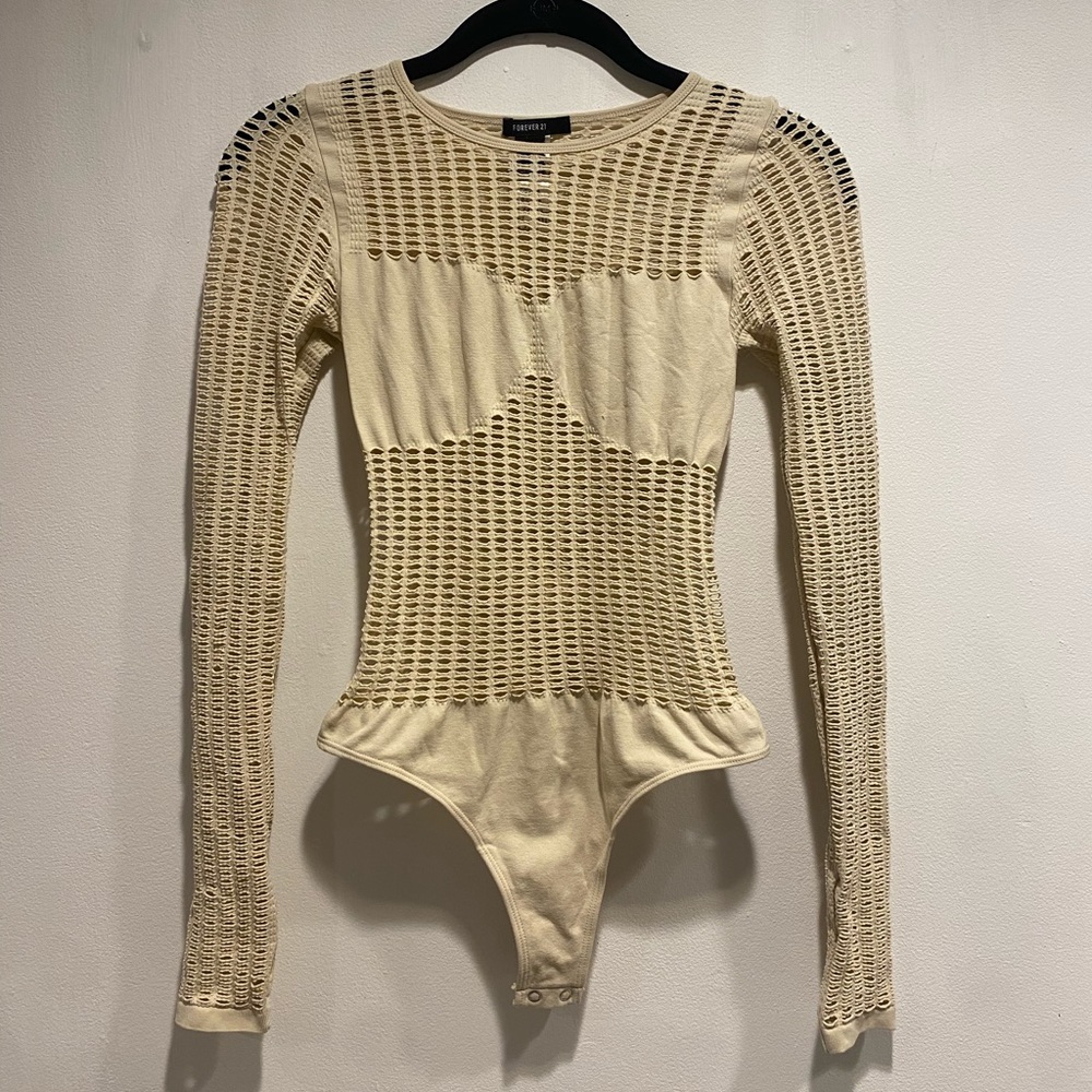 BEIGE FISHNET BODYSUIT🐈